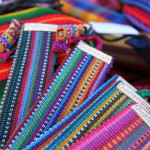 Portaritratto in stoffa con colori tipici