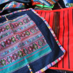 Portaritratto in stoffa con colori tipici
