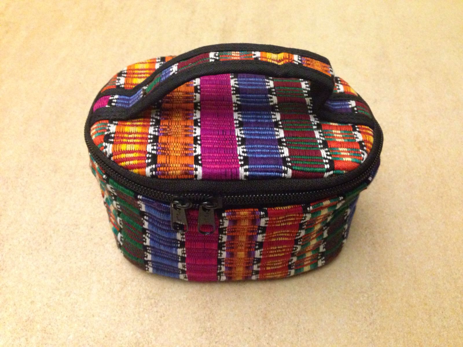 Trousse in colori tipici